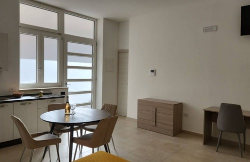 Trani Apartment | Door 29 - Int. 05 Apartment