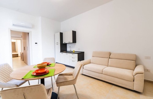Trani Apartment | Door 29 - Int. 12 Apartment
