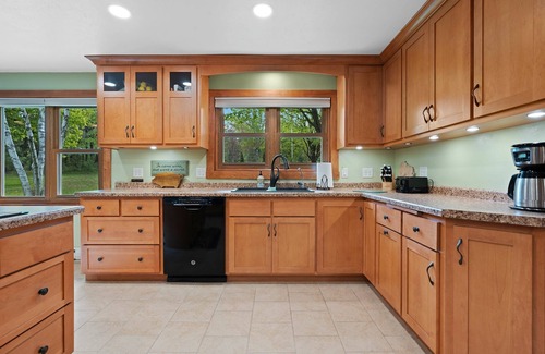 Sister Bay House | DOOR 42! Minutes away from the hustle and bustle of Sister Bay!