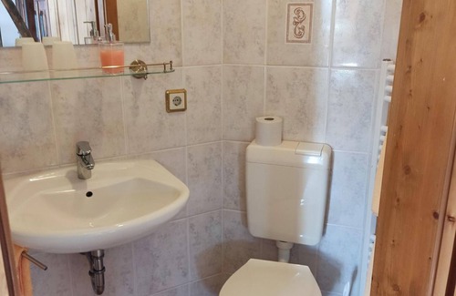 Klingenthal Bed & Breakfast | Doppelzimmer , Dusche, WC, 3 Aufb. Mgl. - Berggasthaus Schöne Aussicht