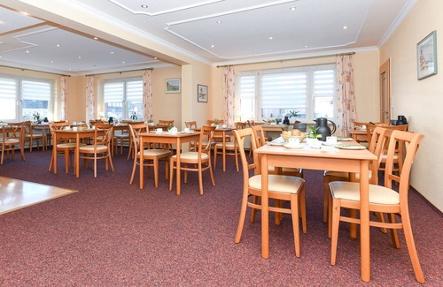Esens Cottage | Doppelzimmer Juist - Pension Nordkap in Bensersiel