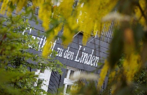 Oberhundem Apartment | Doppelzimmer mit Badezimmer, Garten/stadtblick