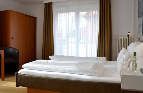Moelln Bed & Breakfast | Doppelzimmer mit Dusche, WC - Haus Luisenhof, Pension
