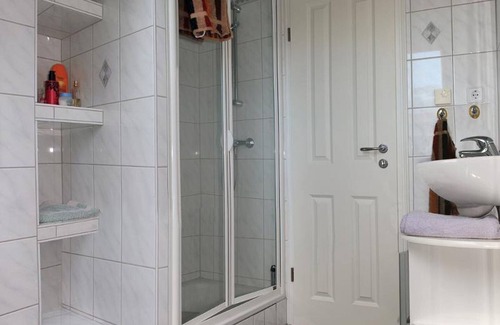 Ahlten Apartment | Doppelzimmer , mit Eigenem Bad