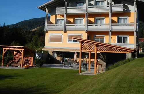 Seeboden Cottage | Doppelzimmer mit Seeblick 2.stock - Pension Frankhofer