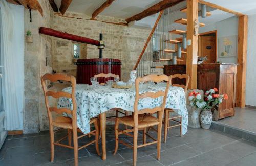 Saint-Rabier House | Dordogne - Belle maison pour 8 avec piscine