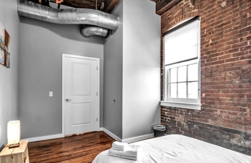 Buffalo Apartment | Dorian 407 · Luxury 2 bedroom Loft Apartment w/ free parking