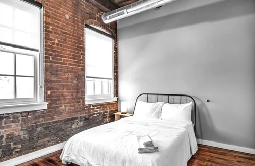 Buffalo Apartment | Dorian 407 · Luxury 2 bedroom Loft Apartment w/ free parking