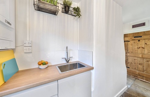 Poole Cottage | Dorset Cottage Annexe - 2 guests in 1 bedroom