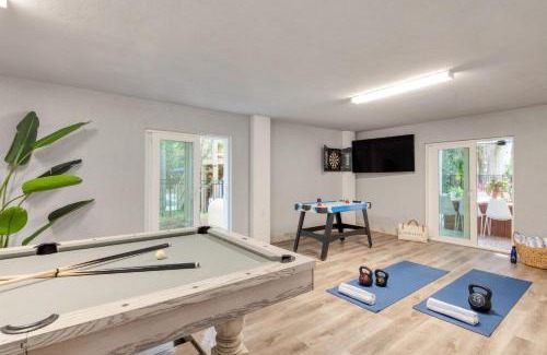 North Forest Beach House | Dory by AvantStay Walk to the Beach Luxe Home