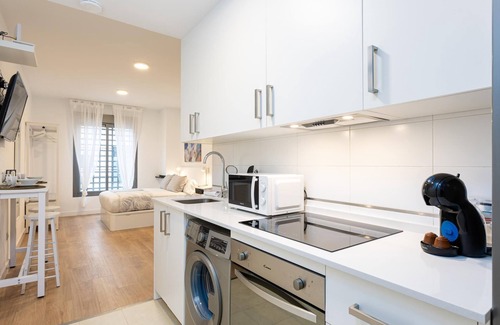 La Merced Apartment | Dos Aceras Ground floor Aircon High speed WiFi