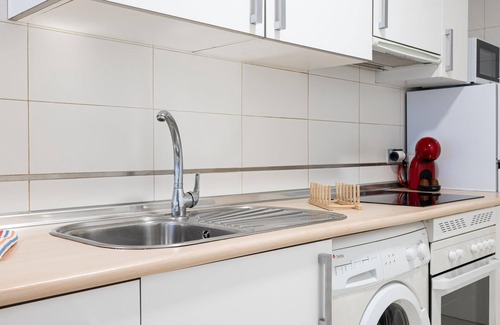 La Merced Apartment | Dos Aceras Ground floor Aircon High speed WiFi