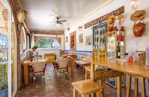 Alora Bed & Breakfast | Dos Alamos B&B