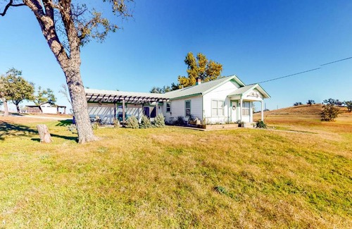 Fredericksburg House | Doss Hideout Lodge
