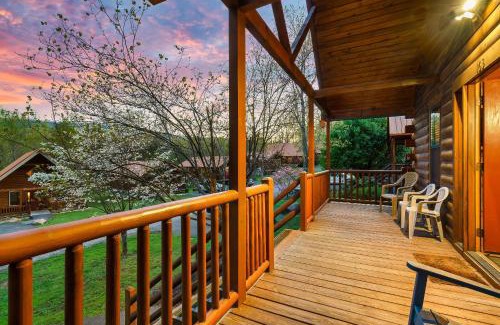 White Oak Lodge House | Dotties Place Hot Tub, Arcade, Resort Gameroom