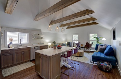 Madison House | Doty ★ Walk to Everything -Hotel Quality- Downtown