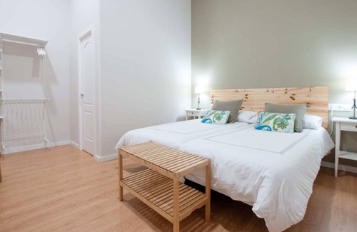 Vegueta House | Double room with private bathroom (No window)