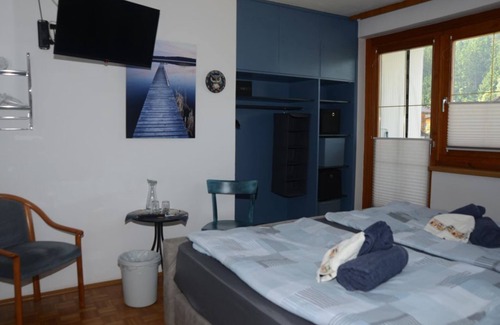 Klopein am Klopeiner See Bed & Breakfast | Double room 7 with balcony - Pension Eule