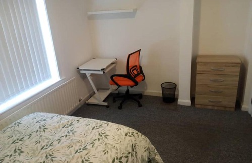 Burnley House | Double-bed H4 close to Burnley city centre