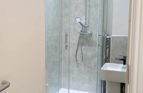 Burnley House | Double-bed H4 close to Burnley city centre