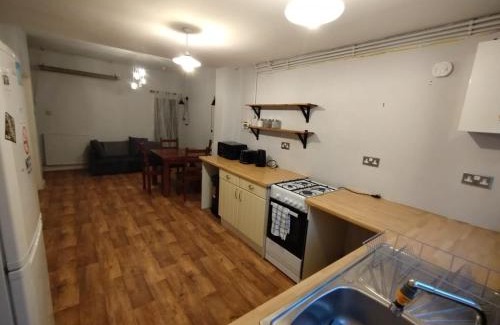 Little Hulton House | Double-Bed Manchester Close To Bolton City Centre C1