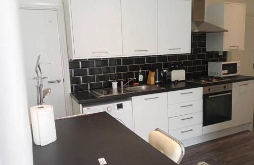 Burnley House | Double bed (R1) close to Burnley city centre