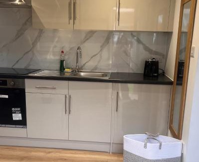 Finchley Apartment | Double bed Studio in Finchley,North London