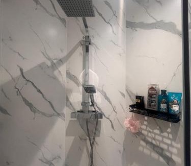 Finchley Apartment | Double bed Studio in Finchley,North London
