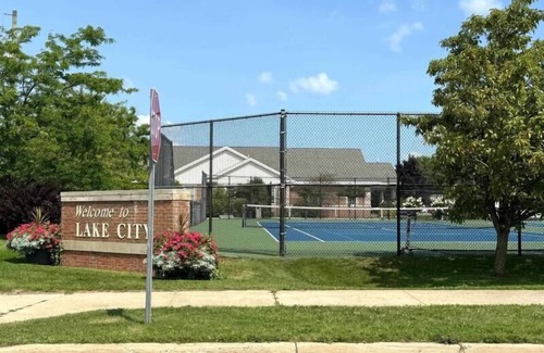 Lake City Apartment | Double Bed Suite with Full Kitchen