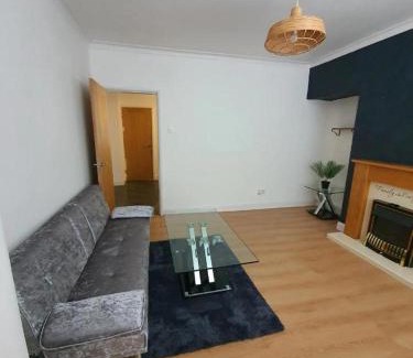 Middleton House | Double Bedroom 96GLC Greater Manchester