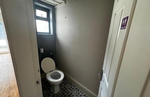 Little Hulton House | Double-Bedroom C4 Manchester Close To Bolton Centre