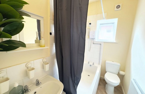 Manchester House | Double bedroom near city center
