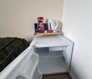 Salford House | Double Bedroom - Private Bathroom - City Centre