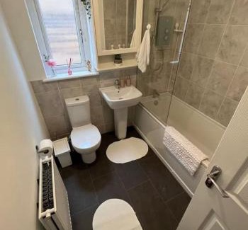 Edinburgh House | Double Bedroom With Dedicated Private Bathroom