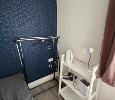 Levenshulme House | Double en suit room in Levenshulme