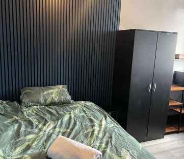 Levenshulme House | Double en suit room in Levenshulme