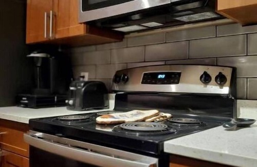 Hapeville Apartment | Double King Cozy Apartment next to the Airport