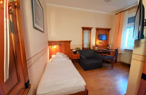 Bad Neuenahr-Ahrweiler Hotel | Double room bath or shower /WC - Krupp, Hotel