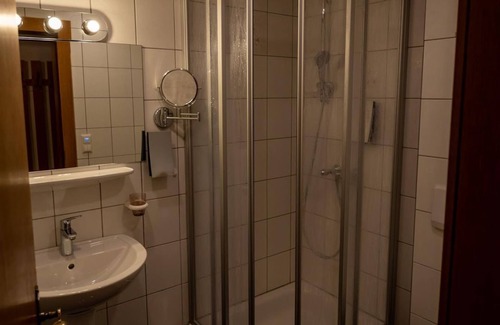 Pertisau Cottage | Double room - Golfvilla