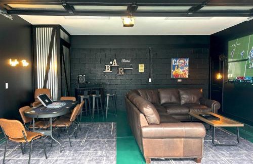 Katie Hill Neighborhood House | Double Rooftop Decks Hot Tub Karaoke Nashville