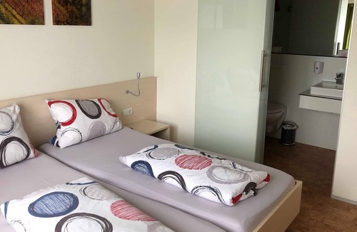 Nordheim Apartment | Double room 1 - Müller's winery and wine tavern in the Auerberg