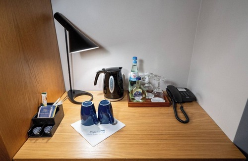 Volkach Apartment | Double room (17-19sqm) with box-spring bed and free WiFi