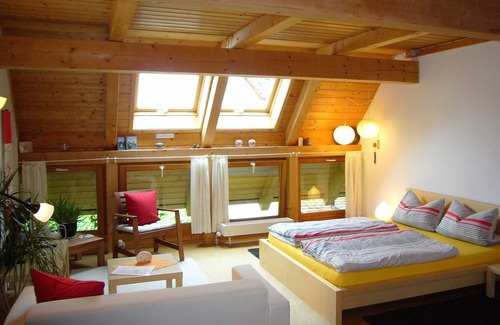 Schallstadt Bed & Breakfast | Double room 2nd floor Soleil with balcony - Silvia Krafts Bed and Breakfast