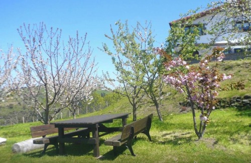 Deba Apartment | Double Room '3' with Mountain Views, Private Garden and Wi-Fi