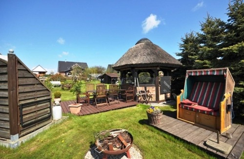 Middelhagen Apartment | Double room 47002 - Thatched roof house 47001