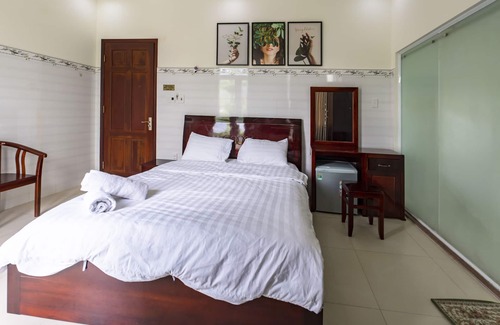Con Son Hotel | DOUBLE ROOM - 50m TO THE BEACH