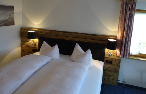 Hirschegg Apartment | Double room B, 3. 1 without balcony - The Berghof