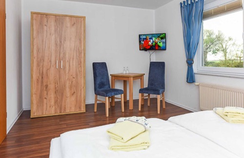 Altharlingersiel House | Double room C - Huus an't Deep in Altharlingersiel