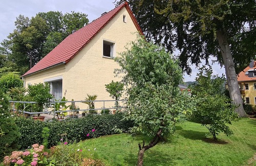 Kleinzschachwitz Apartment | Double room directly opposite Pillnitz Castle