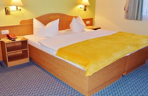 Neuwiese Hotel | Double Room - Disabled Access - Landhotel "Neuwiese" with traditional inn "At the Mill"